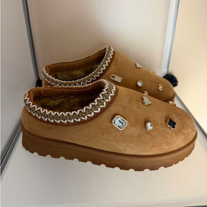 Women's Studded Charm Platform Mule Slippers Tan Size 8 NWT